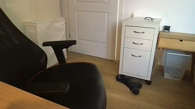 jungcock3210 online show from September 23, 12:56 pm