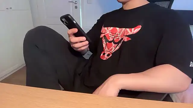jungcock3210 online show from March 24, 1:11 pm