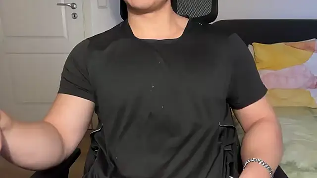 jungcock3210 online show from November 13, 2:32 pm