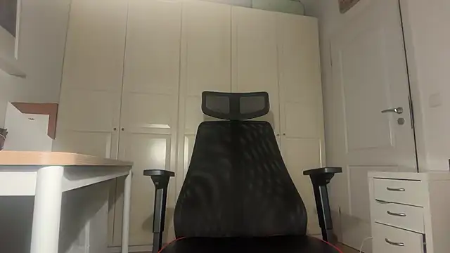 jungcock3210 online show from February 7, 4:37 pm