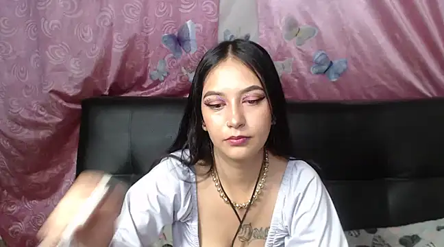 Snapshot of Annerainhoot chatting on January 8, 11:30 pm Annerainhoot online show from January 8, 11:30 pm