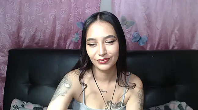 Snapshot of Annerainhoot chatting on December 19, 2:56 am Annerainhoot online show from December 19, 2:56 am