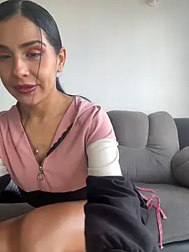 Snapshot of Nikothyna chatting on May 20, 4:15 pm Nikothyna online show from May 20, 4:15 pm