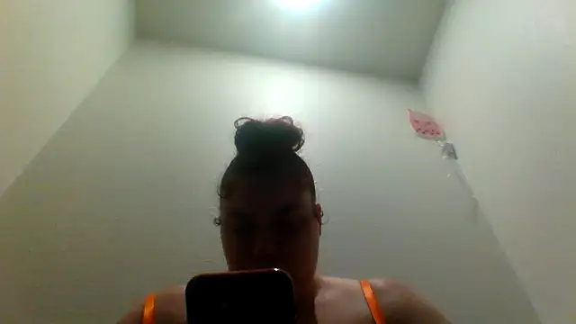 Snapshot of lolabun247 chatting on October 3, 9:22 am lolabun247 online show from October 3, 9:22 am
