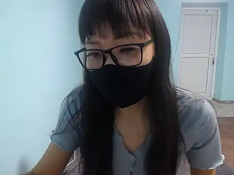 Snapshot of elllaaxx chatting on February 6, 3:57 am elllaaxx online show from February 6, 3:57 am