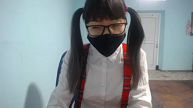 Snapshot of elllaaxx chatting on September 18, 3:42 am elllaaxx online show from September 18, 3:42 am