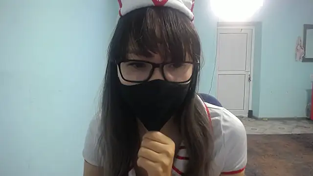 Snapshot of elllaaxx chatting on November 9, 5:00 am elllaaxx online show from November 9, 5:00 am