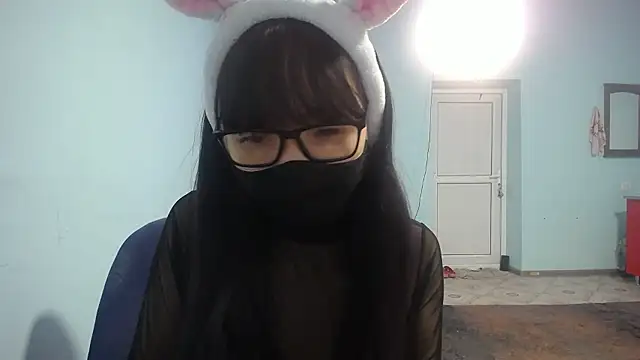 Snapshot of elllaaxx chatting on January 10, 4:52 am elllaaxx online show from January 10, 4:52 am