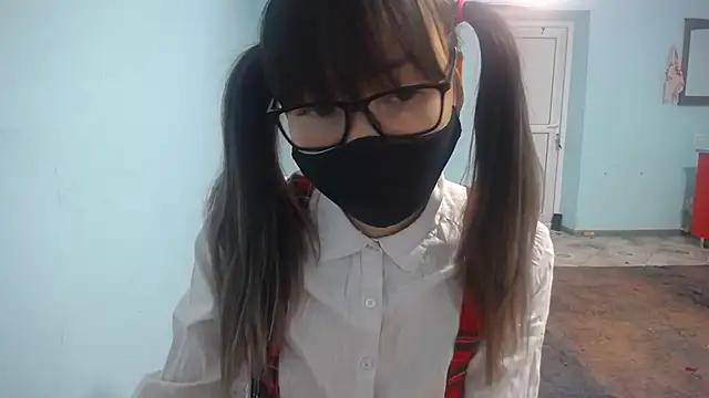 Snapshot of elllaaxx chatting on October 23, 4:22 am elllaaxx online show from October 23, 4:22 am