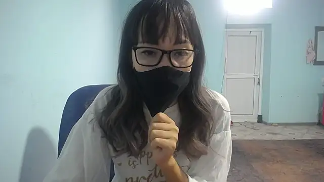 Snapshot of elllaaxx chatting on September 10, 3:27 am elllaaxx online show from September 10, 3:27 am