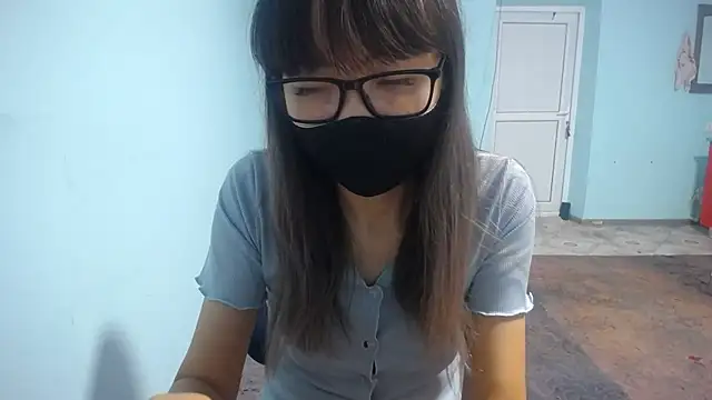 Snapshot of elllaaxx chatting on October 1, 3:44 am elllaaxx online show from October 1, 3:44 am