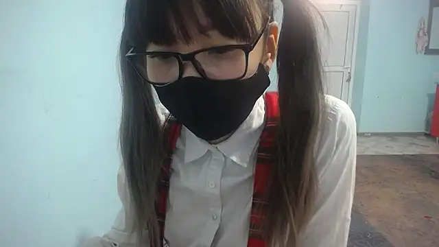 Snapshot of elllaaxx chatting on November 13, 4:16 am elllaaxx online show from November 13, 4:16 am