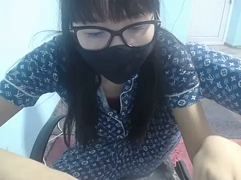 elllaaxx online show from May 15, 4:10 am