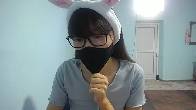 Snapshot of elllaaxx chatting on October 15, 3:27 am elllaaxx online show from October 15, 3:27 am