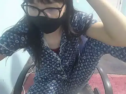elllaaxx online show from May 14, 5:48 am