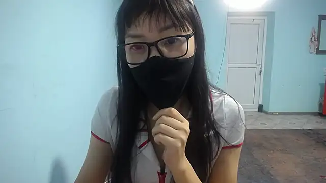 Snapshot of elllaaxx chatting on February 1, 4:11 am elllaaxx online show from February 1, 4:11 am