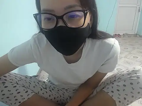 Snapshot of elllaaxx chatting on July 12, 3:40 am elllaaxx online show from July 12, 3:40 am