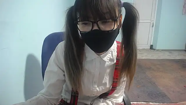 Snapshot of elllaaxx chatting on December 4, 3:49 am elllaaxx online show from December 4, 3:49 am