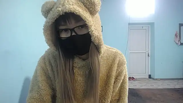 Snapshot of elllaaxx chatting on March 19, 4:25 am elllaaxx online show from March 19, 4:25 am