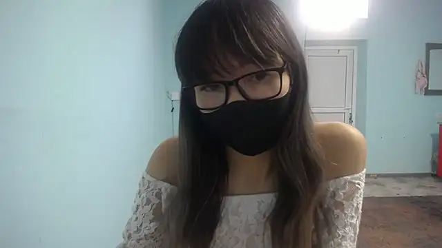 Snapshot of elllaaxx chatting on October 27, 3:51 am elllaaxx online show from October 27, 3:51 am