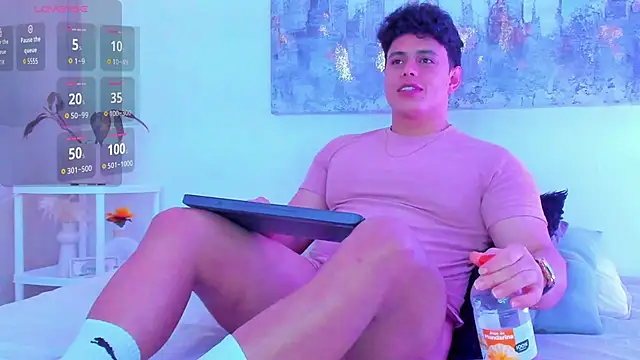 arminjones1 online show from November 10, 5:56 am