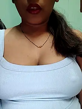 Snapshot of sexyindi_couple chatting on March 7, 2:12 pm sexyindi couple online show from March 7, 2:12 pm