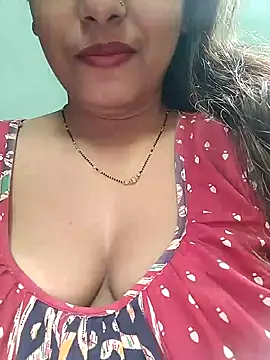 Snapshot of sexyindi_couple chatting on January 25, 7:38 am sexyindi couple online show from January 25, 7:38 am