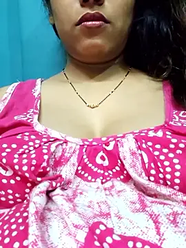 Snapshot of sexyindi_couple chatting on October 9, 1:22 pm sexyindi couple online show from October 9, 1:22 pm