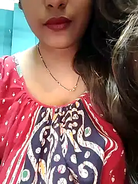 Snapshot of sexyindi_couple chatting on January 4, 5:26 pm sexyindi couple online show from January 4, 5:26 pm