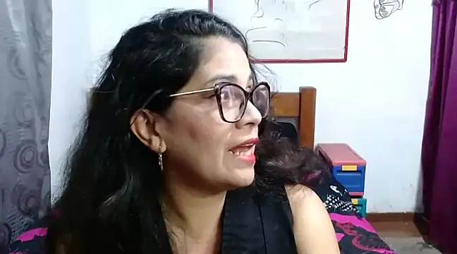 Mistresskloe01 online show from December 5, 1:01 pm