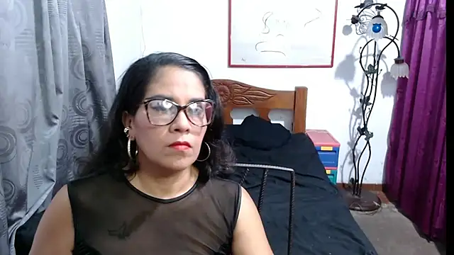 Mistresskloe01 online show from February 27, 12:45 pm