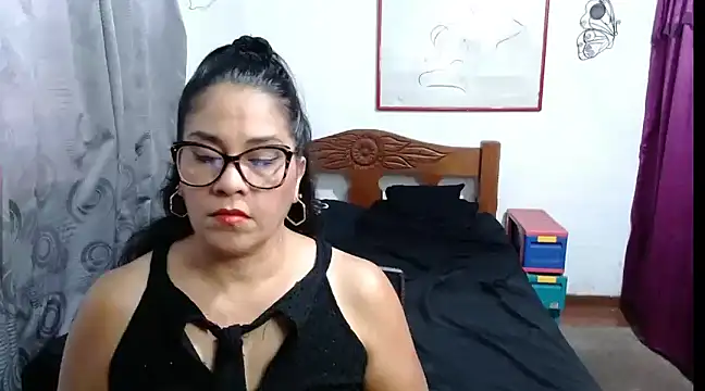 Mistresskloe01 online show from February 13, 3:14 pm