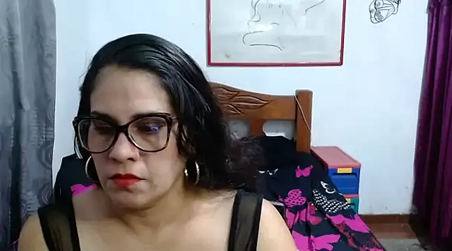 Mistresskloe01 online show from December 6, 12:44 pm