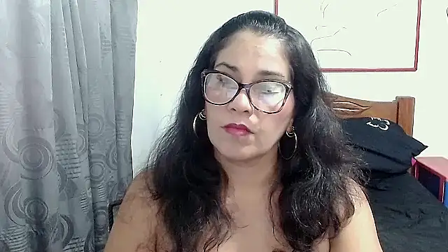 Mistresskloe01 online show from November 10, 12:43 pm