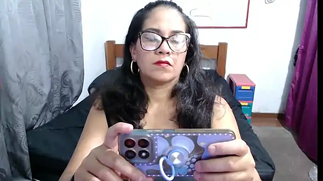 Mistresskloe01 online show from February 20, 12:47 pm