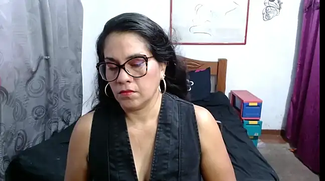 Mistresskloe01 online show from February 11, 12:36 pm