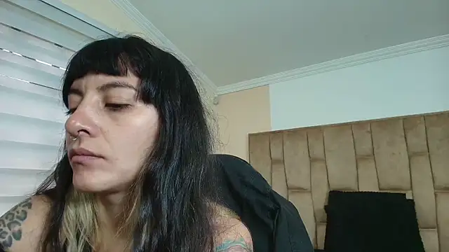 Naughty Kittenm online show from September 29, 11:38 am