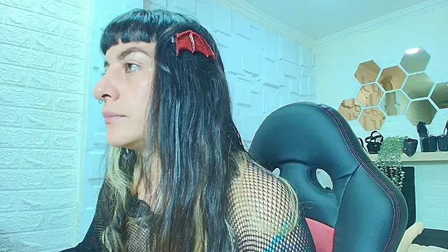 Naughty Kittenm online show from November 26, 11:10 am