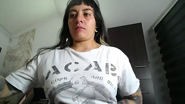 Naughty Kittenm online show from December 18, 10:41 am