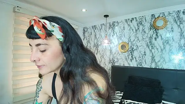 Naughty Kittenm online show from November 10, 11:37 am