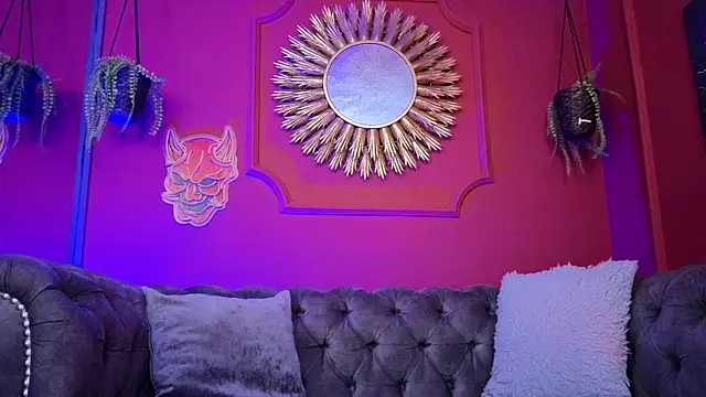 Julieta Russell online show from February 20, 11:23 am