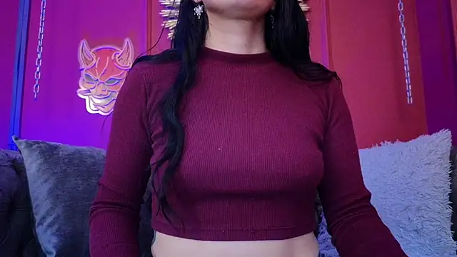 Julieta Russell online show from March 7, 11:59 am