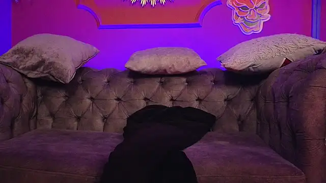 Julieta Russell online show from December 15, 11:27 am