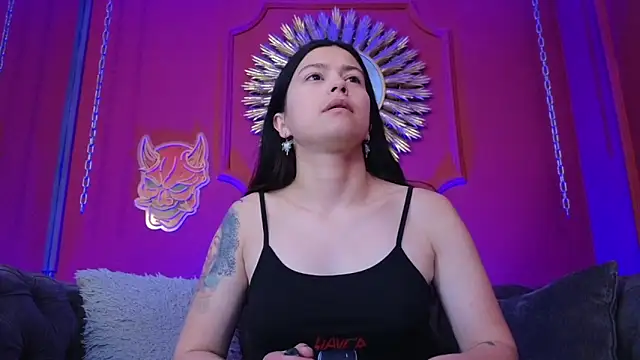 Julieta Russell online show from February 5, 12:01 pm