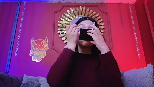 Julieta Russell online show from November 8, 12:20 pm