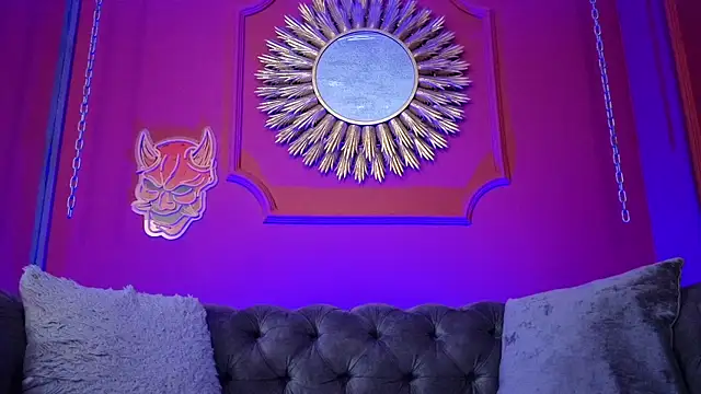 Julieta Russell online show from March 31, 12:18 pm