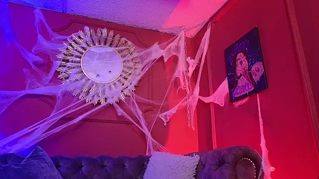 Julieta Russell online show from October 22, 11:20 am