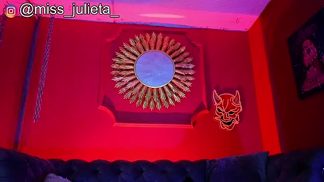 Snapshot of Julieta_Russell chatting on July 10, 12:27 pm Julieta Russell online show from July 10, 12:27 pm