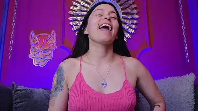 Julieta Russell online show from December 5, 12:15 pm