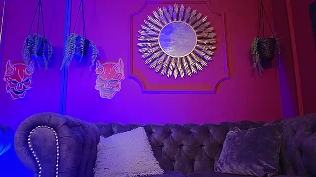 Julieta Russell online show from February 7, 12:02 pm